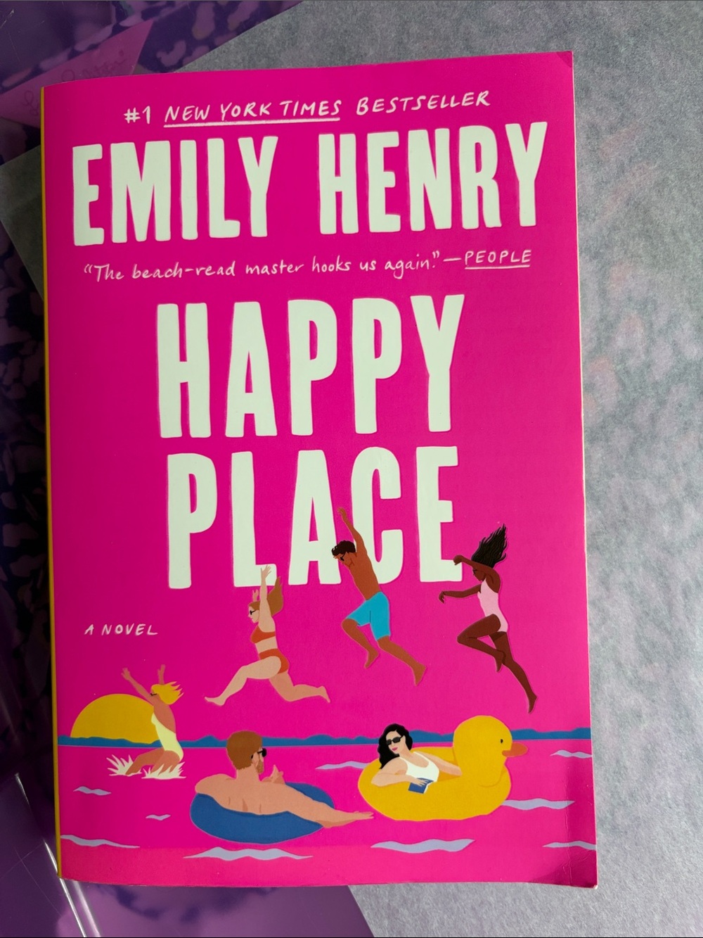 Emily Henry - Happy Place (Hot Pink Cover)